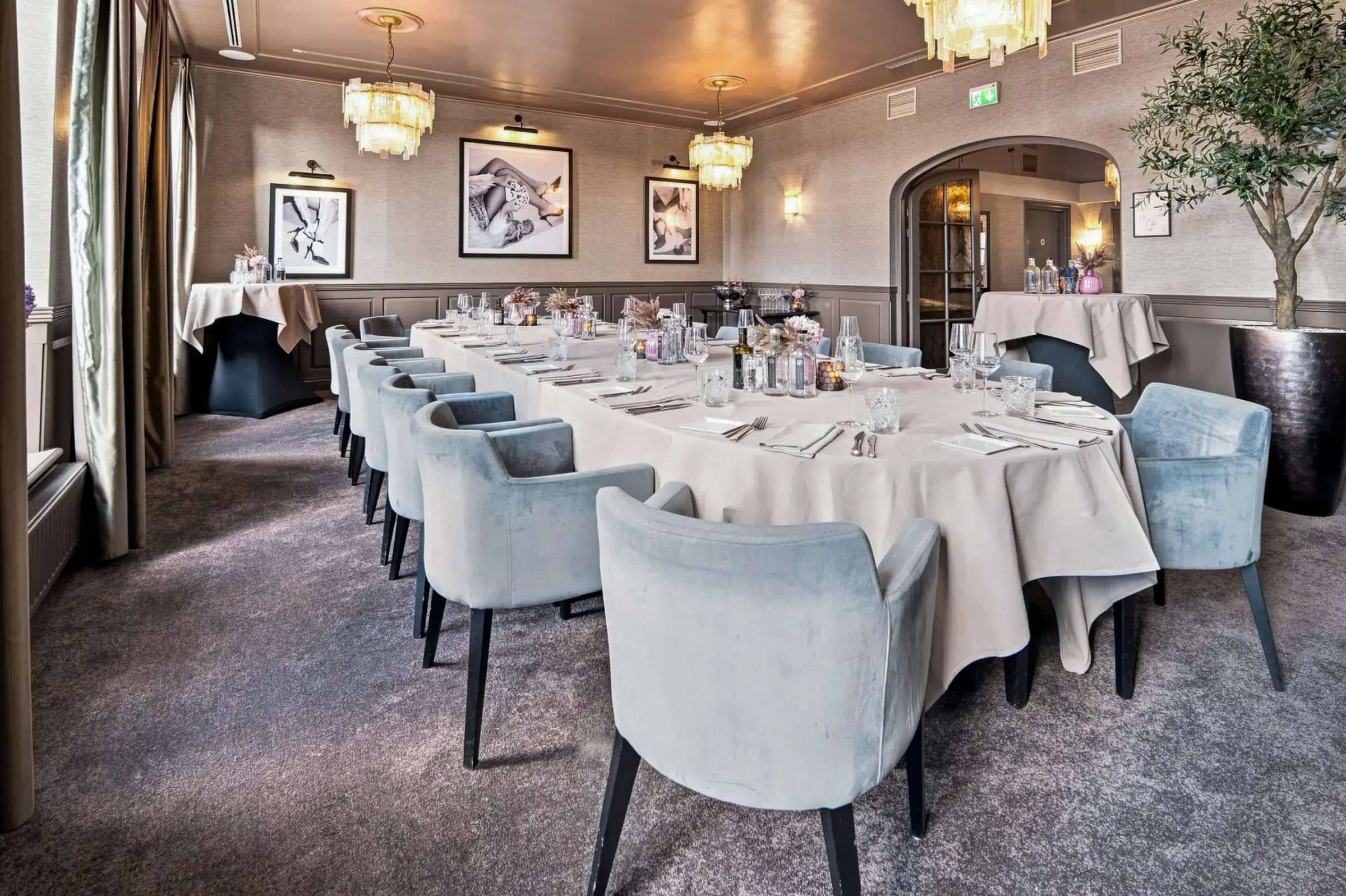 IJsselzaal met een lange gedekte tafel voor private dining
